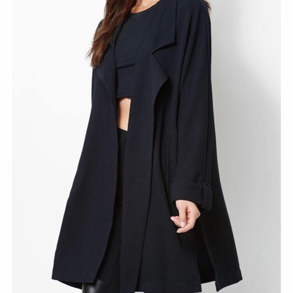 KYLIE AND KENDALL COAT. make offer